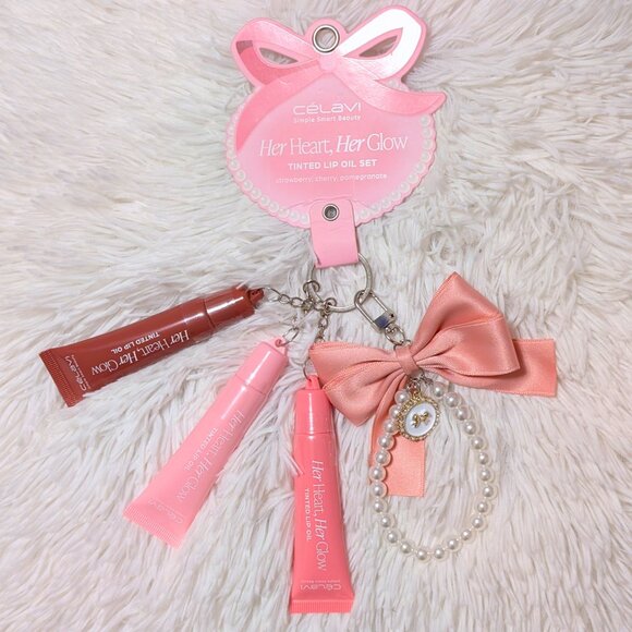 Tinted Lip Oil Trio on Keychain | w/ Detachable Pearl & Bow Charm - Picture 2 of 6